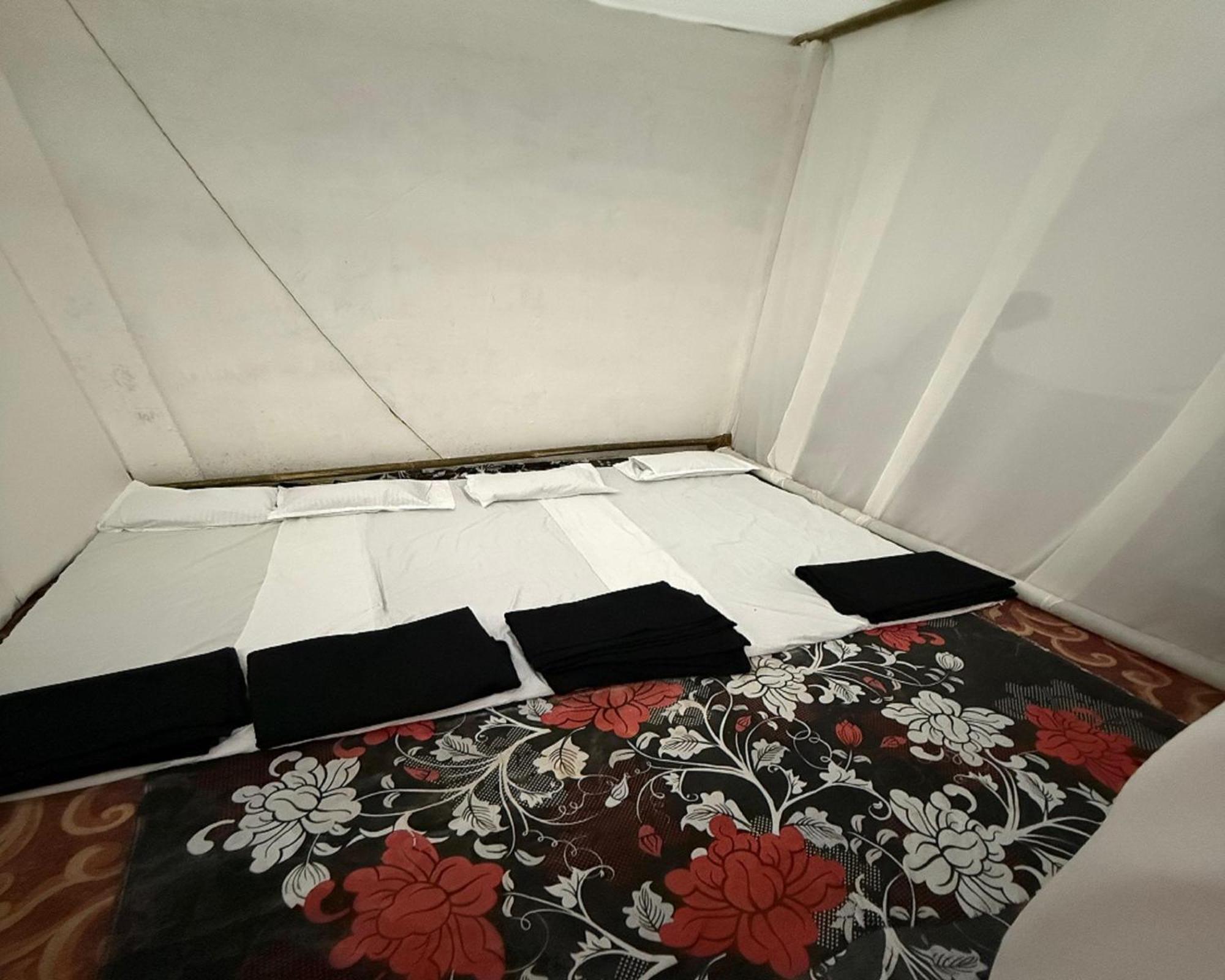 Arail Tent City Kumbh Cottage Mahakumbh -Near Arail Ghat And Naini Station Allāhābād Junction Buitenkant foto