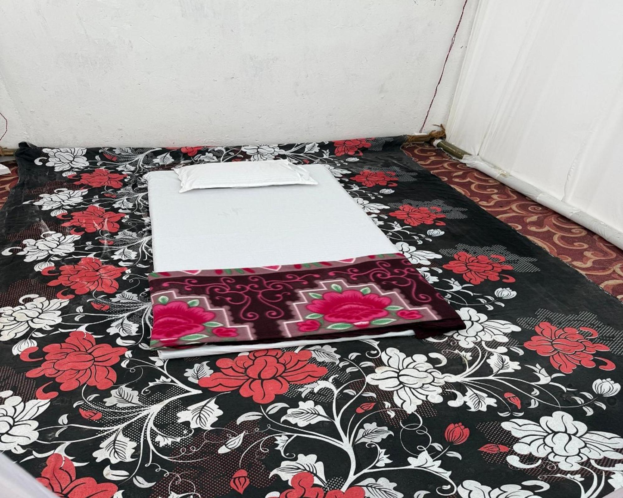 Arail Tent City Kumbh Cottage Mahakumbh -Near Arail Ghat And Naini Station Allāhābād Junction Buitenkant foto