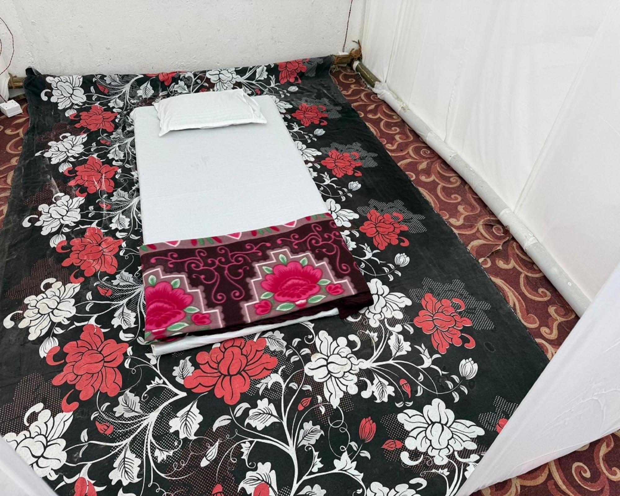 Arail Tent City Kumbh Cottage Mahakumbh -Near Arail Ghat And Naini Station Allāhābād Junction Buitenkant foto